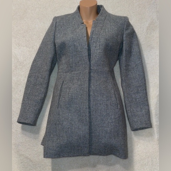 Zara Women's Wool Gray Coat - Picture 2 of 11